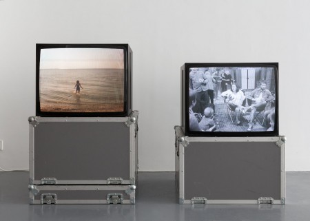 Tittar på tv och dom tittar på tv och dom också och även dom och titta dom också